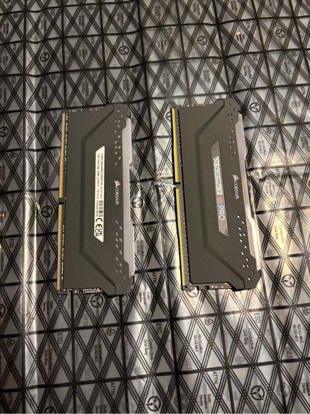 Corsair Vengeance RGB Pro DDR4 RAM Modules - 16 GB (2 x 8 GB)